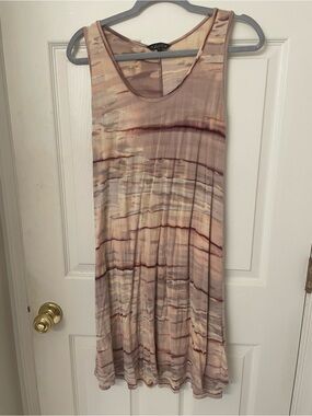 Sleeveless Marble-Print Swing Dress in Taupe Pink
